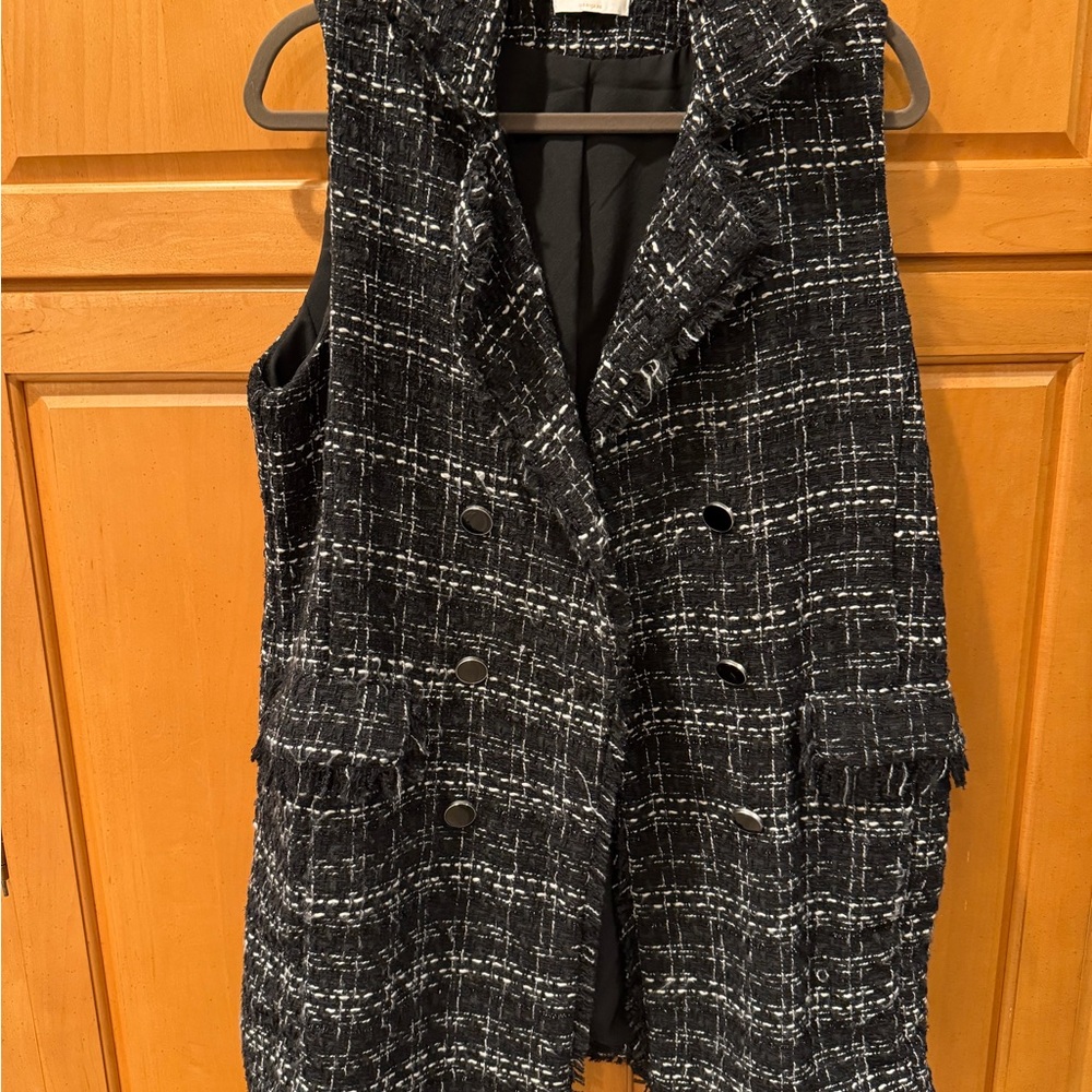Laundry By Shelli Segal Black & White Tweed Sleeveless Coat